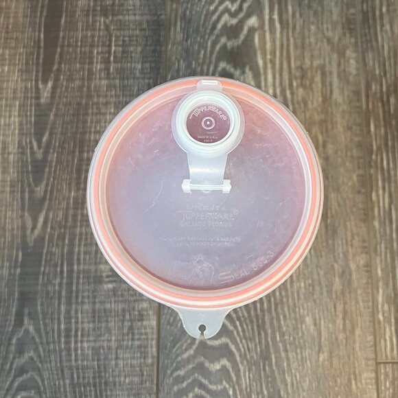 Tupperware Juice Container with Lid - Picture 3 of 12